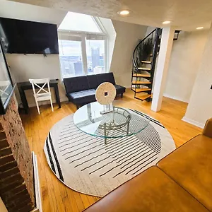 https://skyline-at-your-door-studio-with-a-view.hotels-in-pittsburgh.com